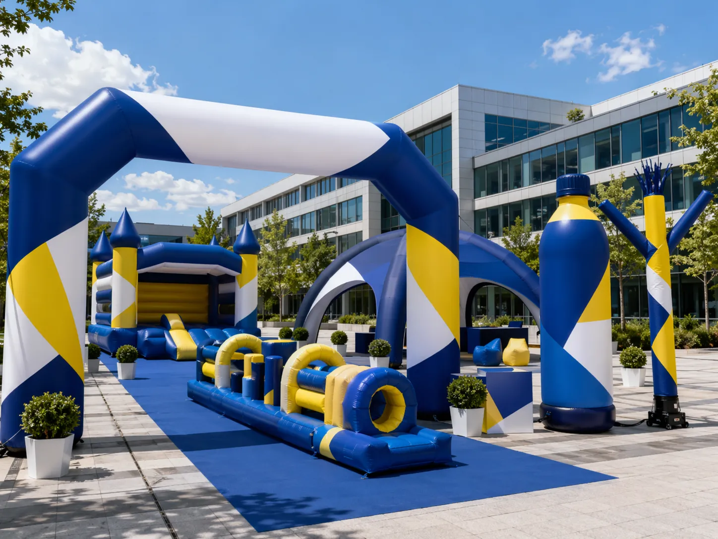 Reklamní nafukovací atrakce pro firmy a značky – skákací hrad, nafukovací oblouk, event stan, reklamní láhev a air dancer